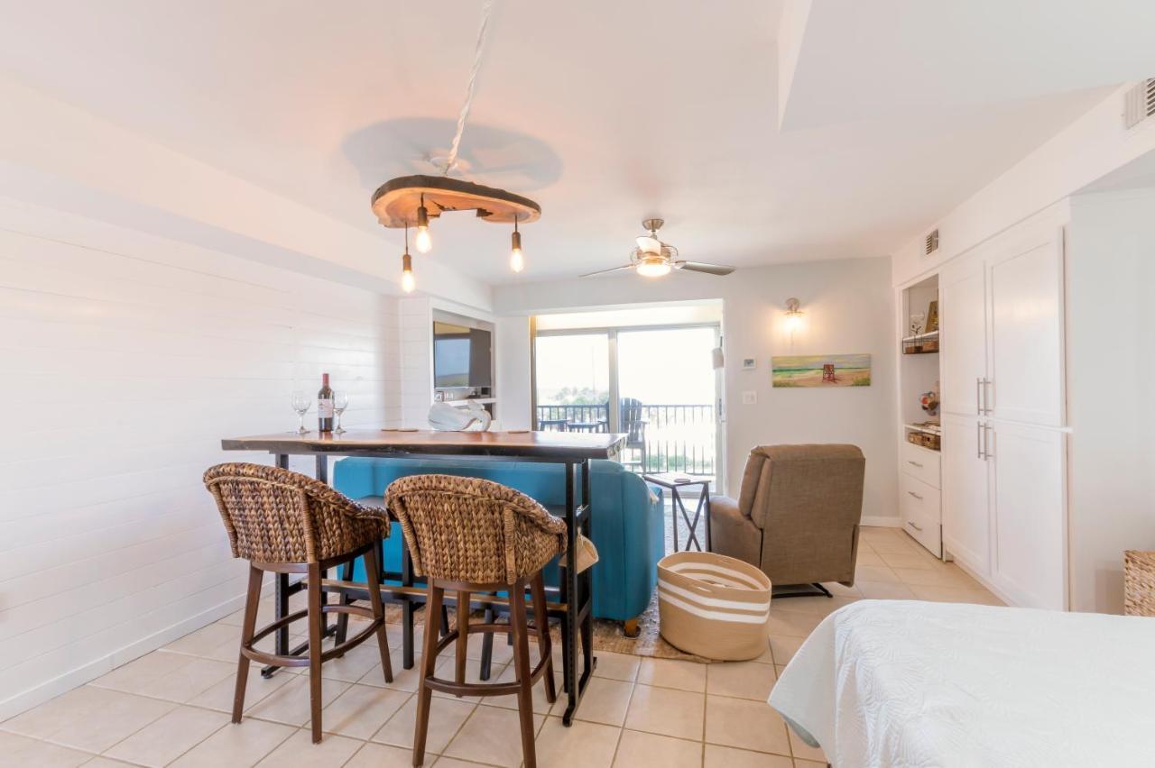 Stunning Ocean Views Steps From The Beach With Pool! Fabulous 4Th Floor Studio! New Smyrna Beach Buitenkant foto