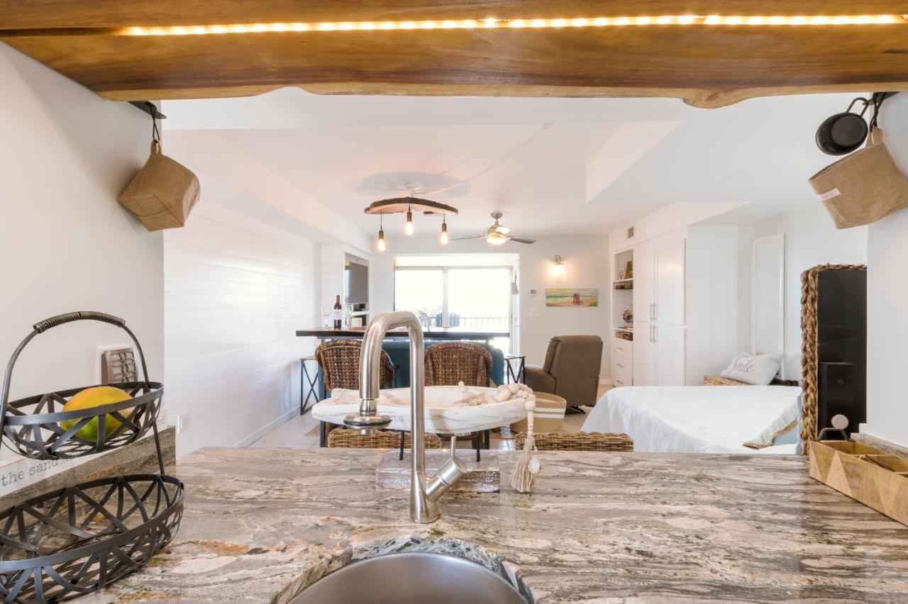 Stunning Ocean Views Steps From The Beach With Pool! Fabulous 4Th Floor Studio! New Smyrna Beach Buitenkant foto